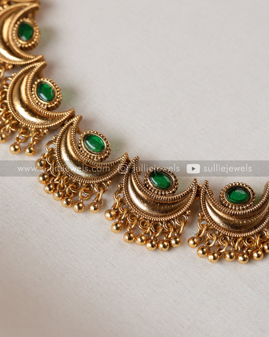 Sullie Basic - Ardha Chandra Gold Beads Green Necklace with Stud