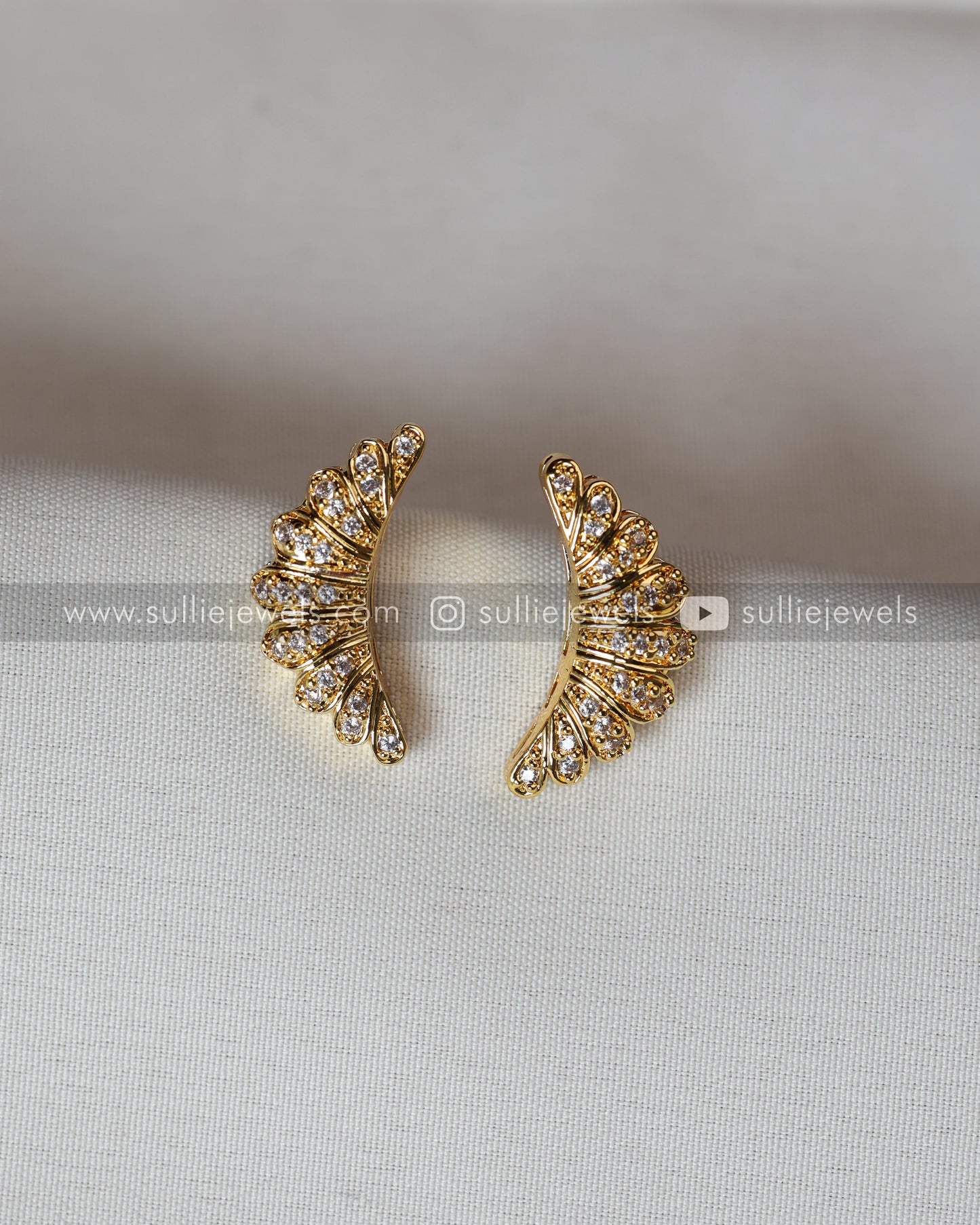 Crescent Moon Gold Necklace with Stud