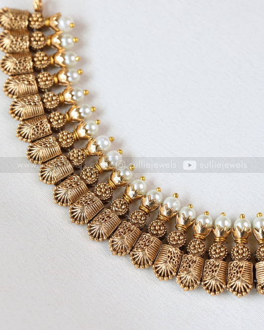 Sullie Basic - Antique Gold & Pearl Necklace with Stud