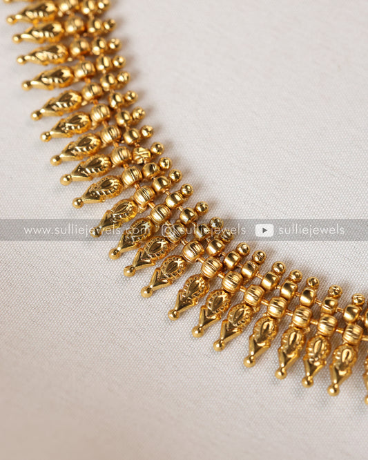 Minimal Golden Spike Necklace with Stud