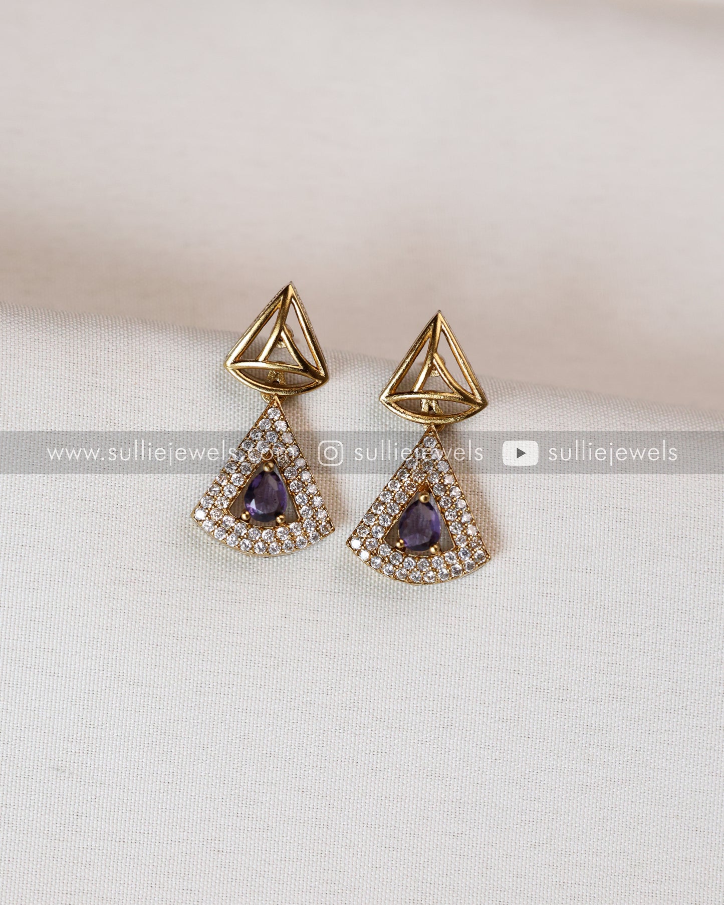 Diamond Triangular Necklace with Stud - Violet