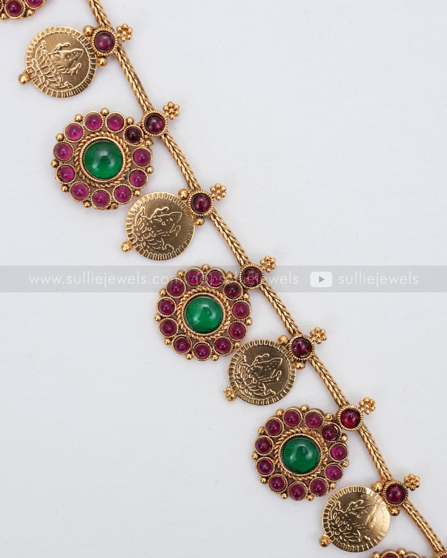 3603 - Sullie Basic - Traditional Coin & Kemp Fusion Necklace with Studs