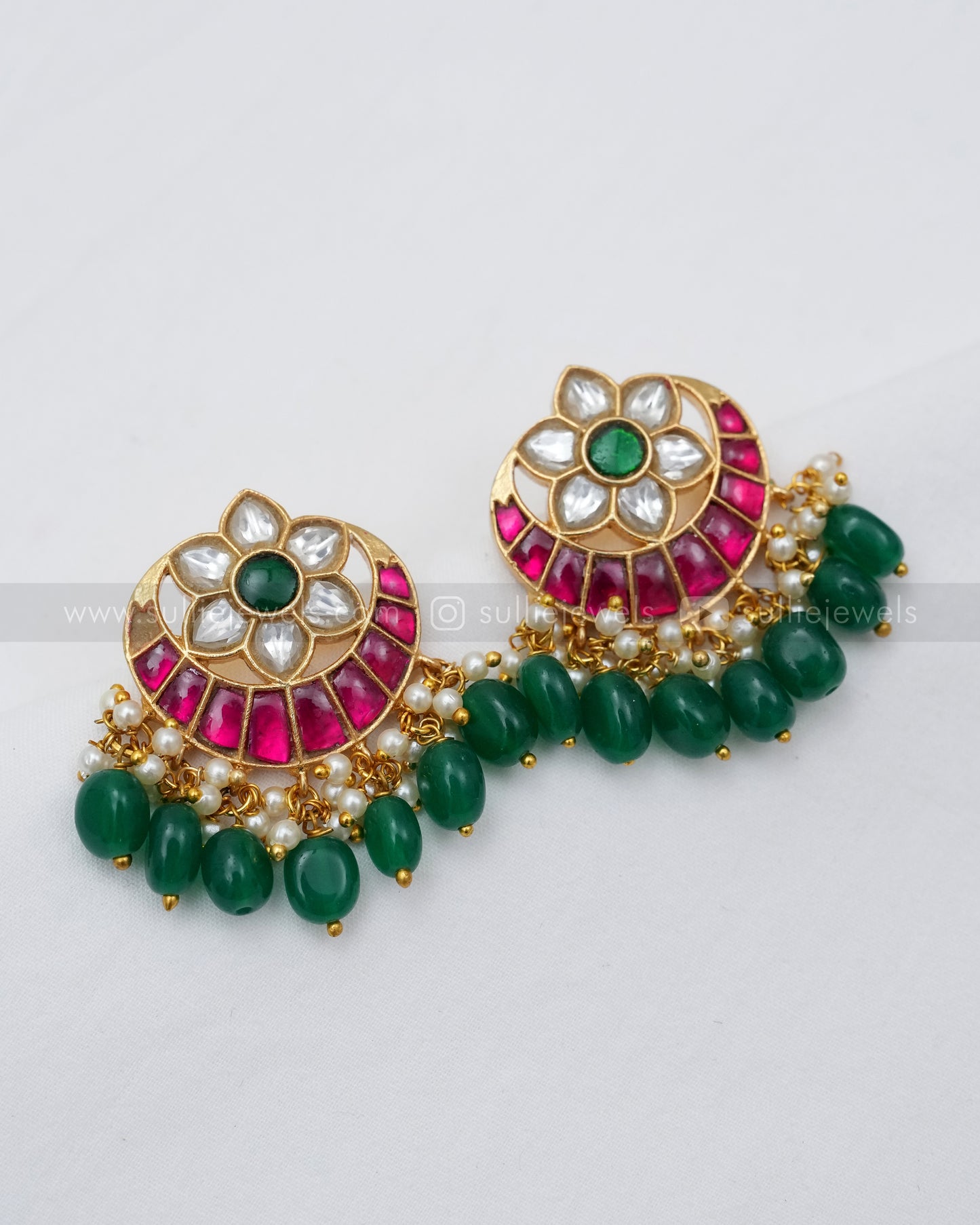 Jadau Kemp Premium Choker with Green Beads