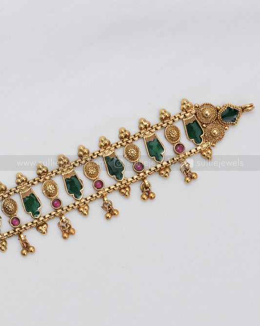 2100 - Traditional Palakka & Gold Beads Choker with Earrings