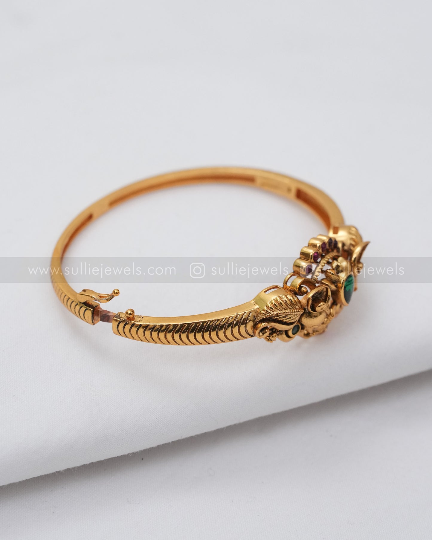 Minimal Kemp Elephant Openable Cuff Bangle