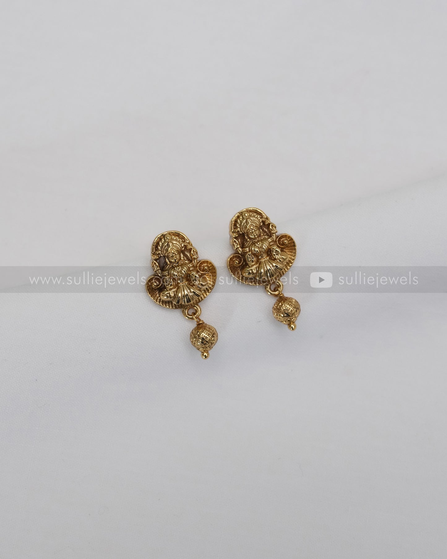 Premium Goddess Green Stone Choker with Stud