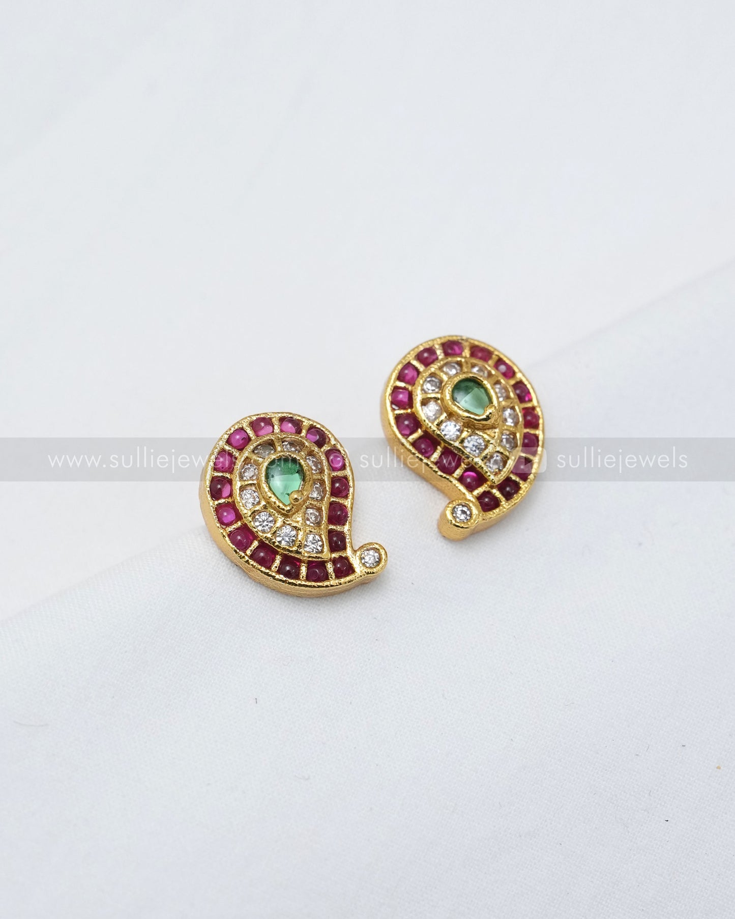 Double Coin / Kaashumaala Broad Necklace with Stud