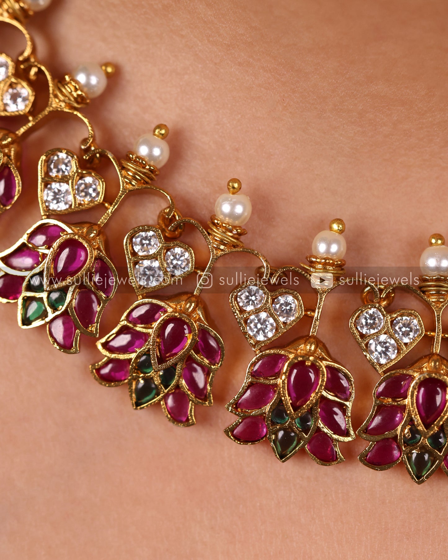 Kemp Stone Lotus Premium Necklace Set