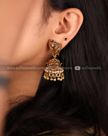 Lakshmi Gold & Pearl Pendant Set