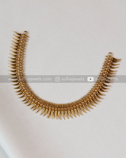 Minimal Golden Spike Necklace with Stud