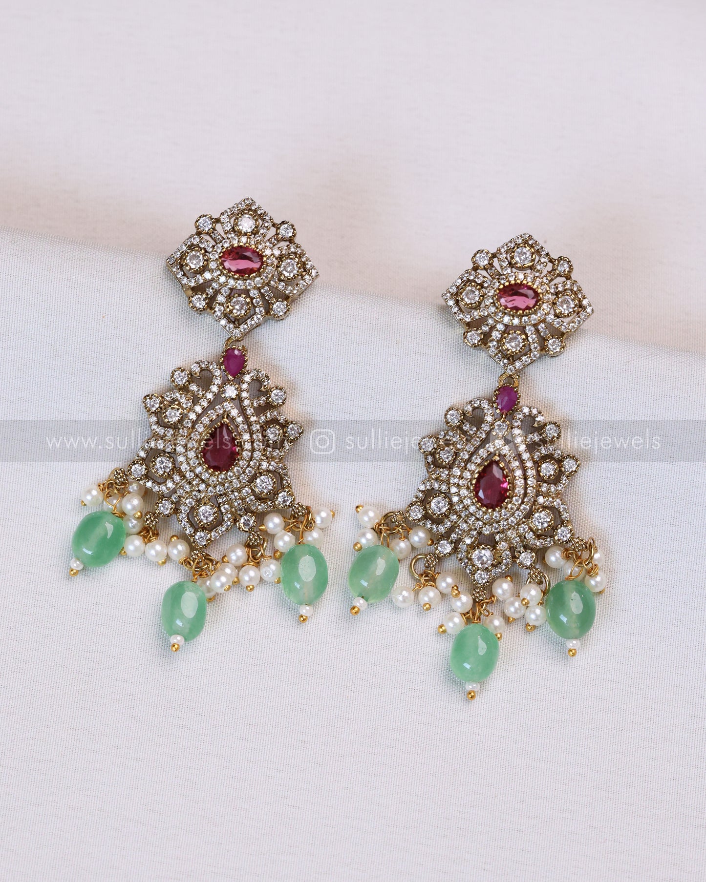 3658 - Floral Two Layered Victorian Necklace with Studs - Mint Green