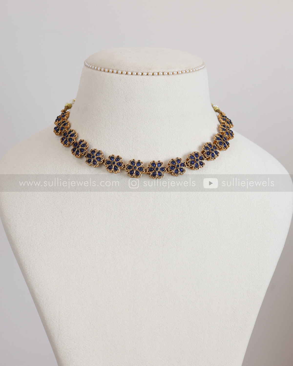 3882 - Blue Stone Flower Necklace with Jhumka