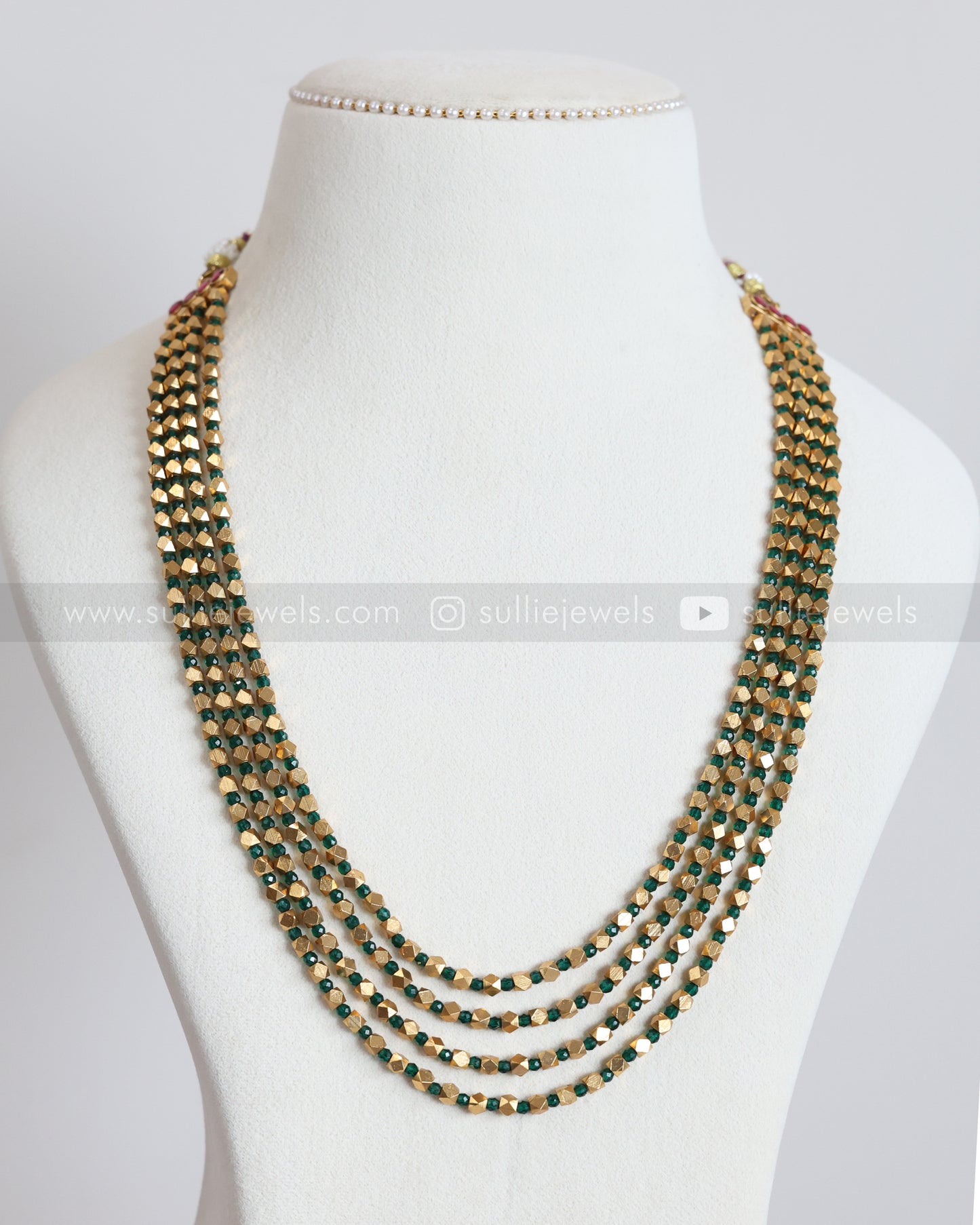 3904 - Ashtapilu 4 Layered Chain with Stud