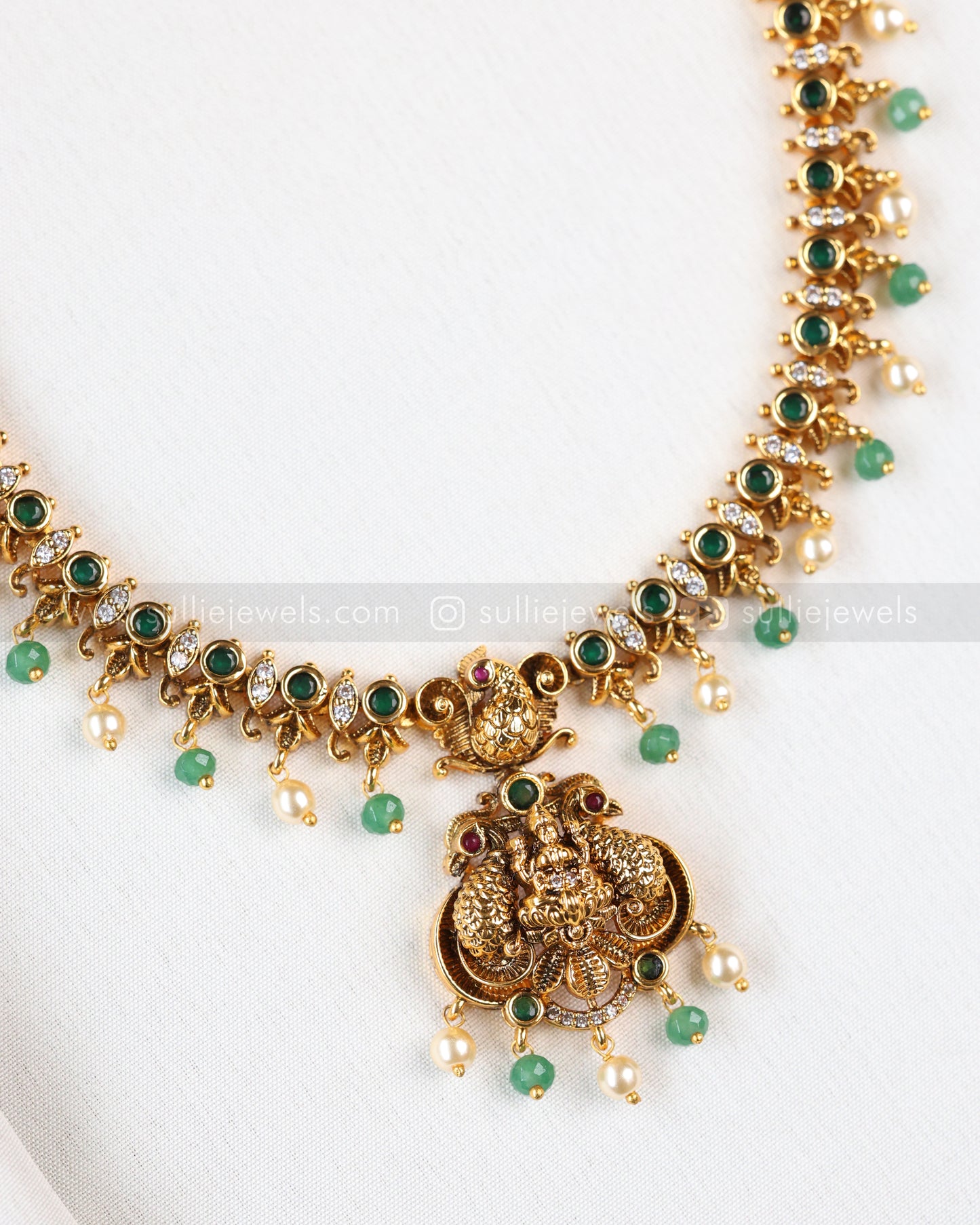 7213 - Minimal Green Stone Gold Peacock Long Chain with Stud