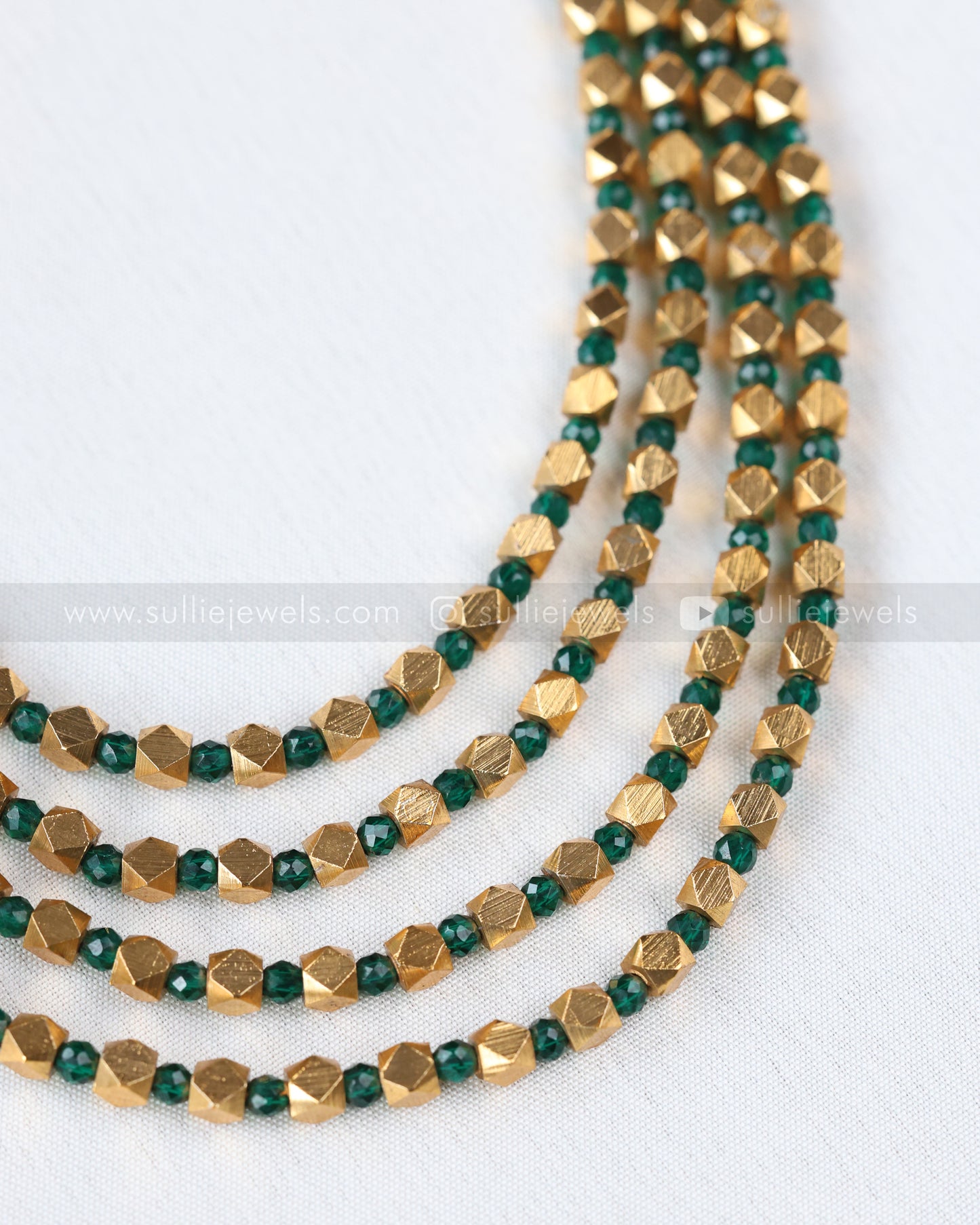 3904 - Ashtapilu 4 Layered Chain with Stud