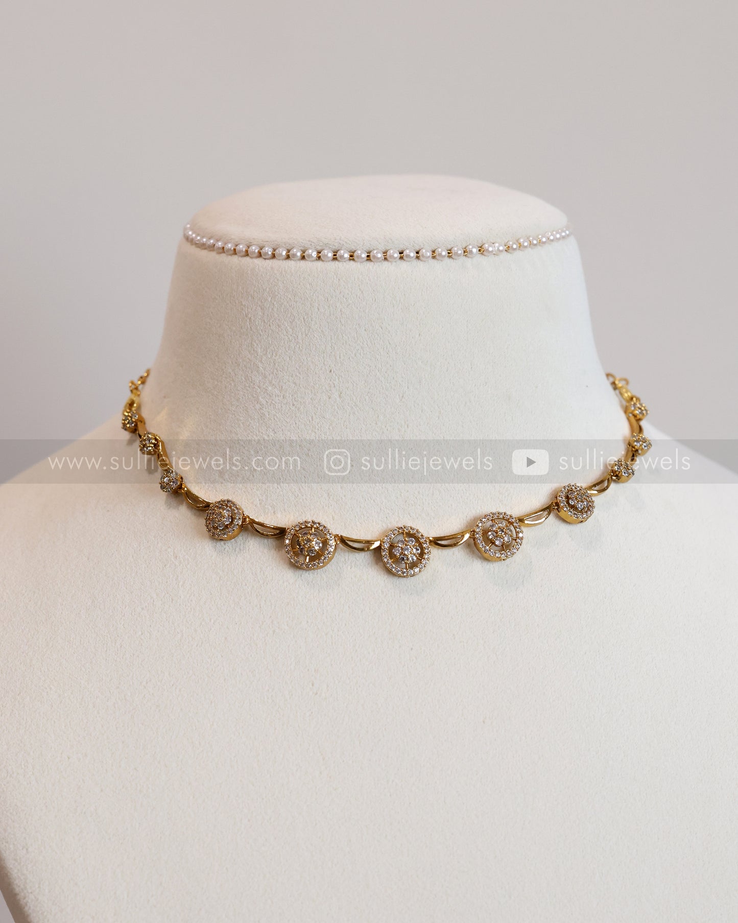 3622 - Minimal Flower AD White Necklace with Earring