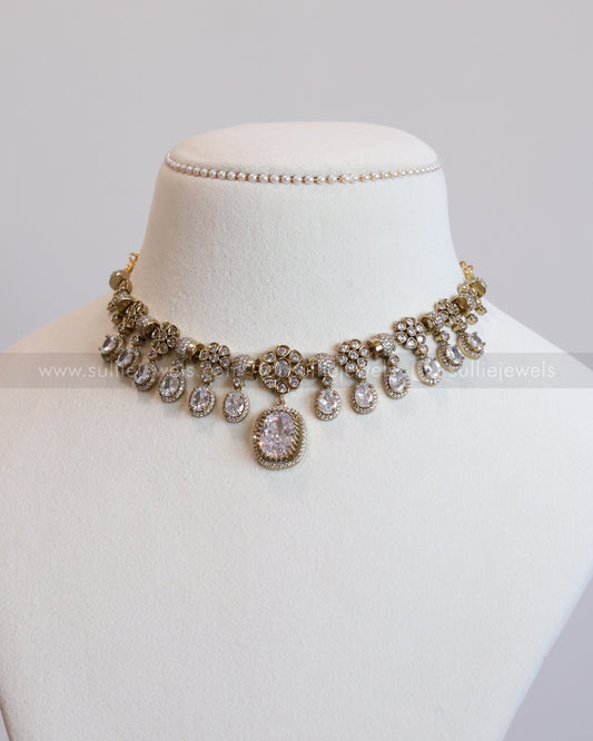 White Premium Victorian Pendant Necklace with Earring