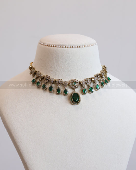 Emerald Premium Victorian Pendant Necklace with Earring
