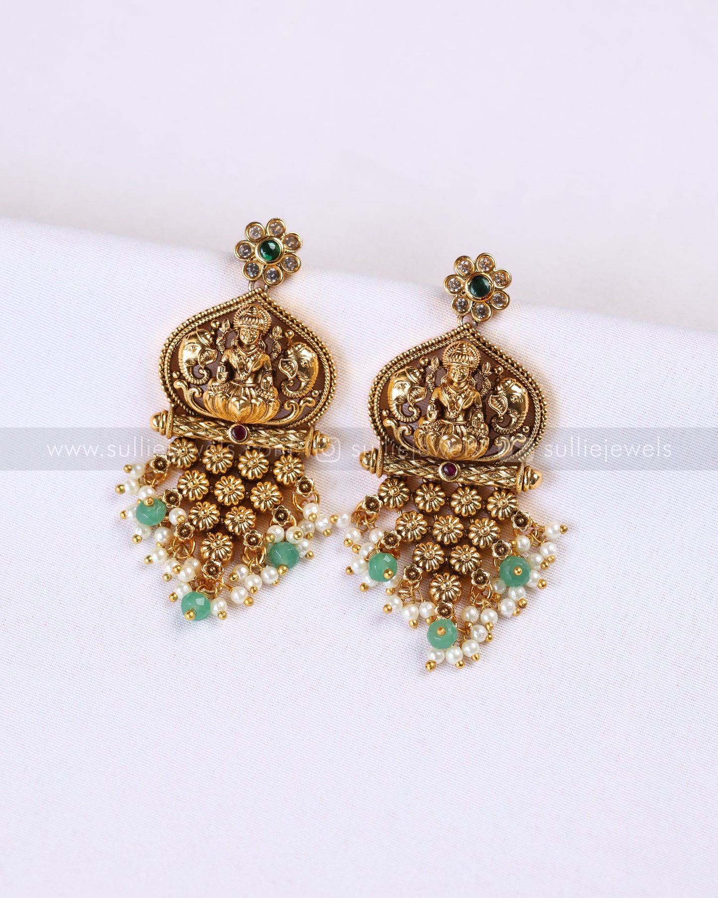 3906 - Traditional Lakshmi Attigai Necklace with Earring