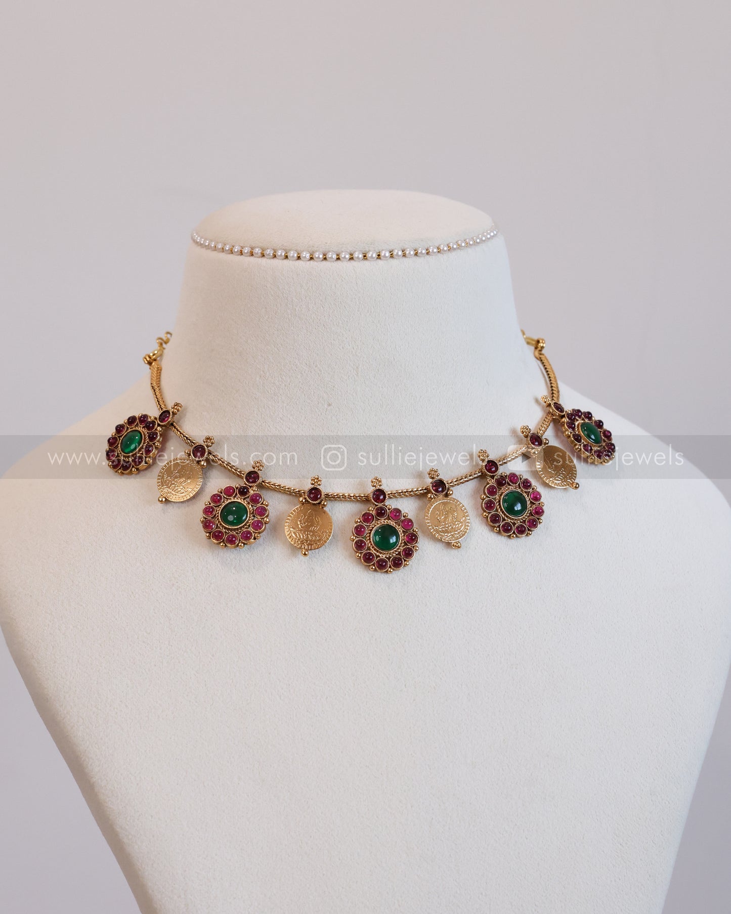 3603 - Sullie Basic - Traditional Coin & Kemp Fusion Necklace with Studs