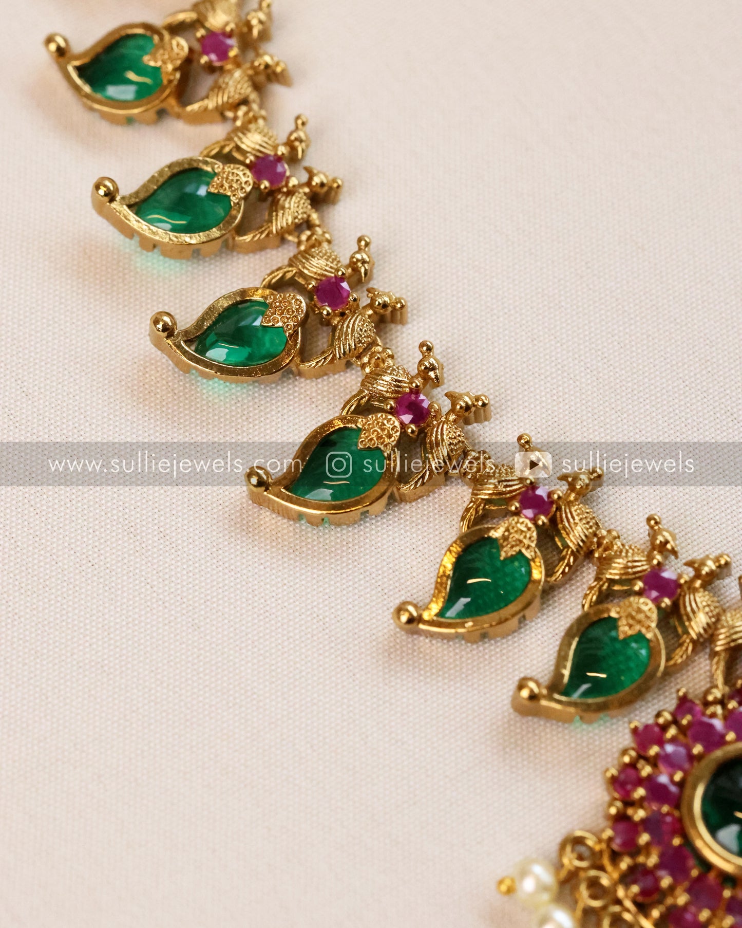 Palakka Premium Necklace with Stud