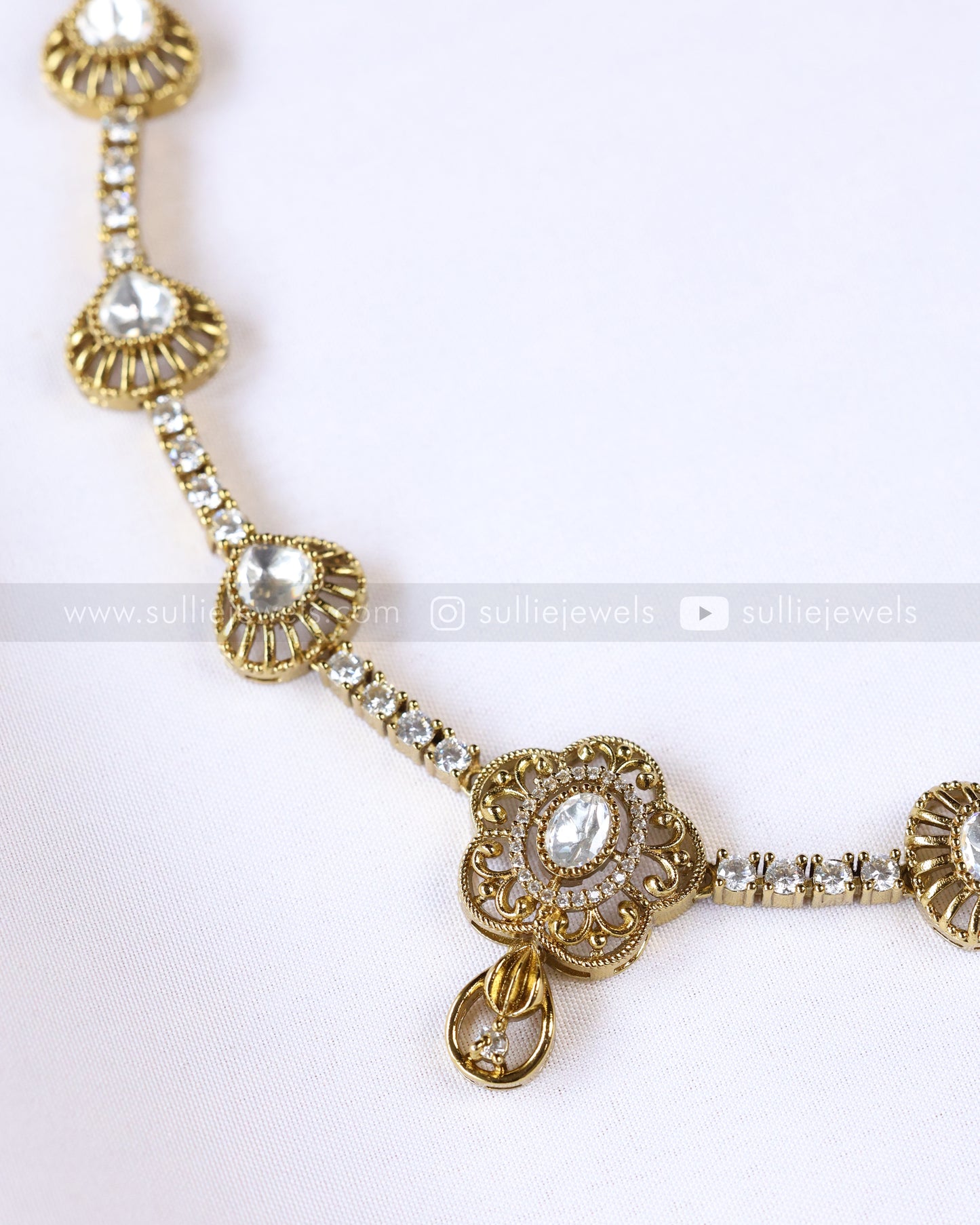 3927 - Flower Design Polki Necklace with Earrings