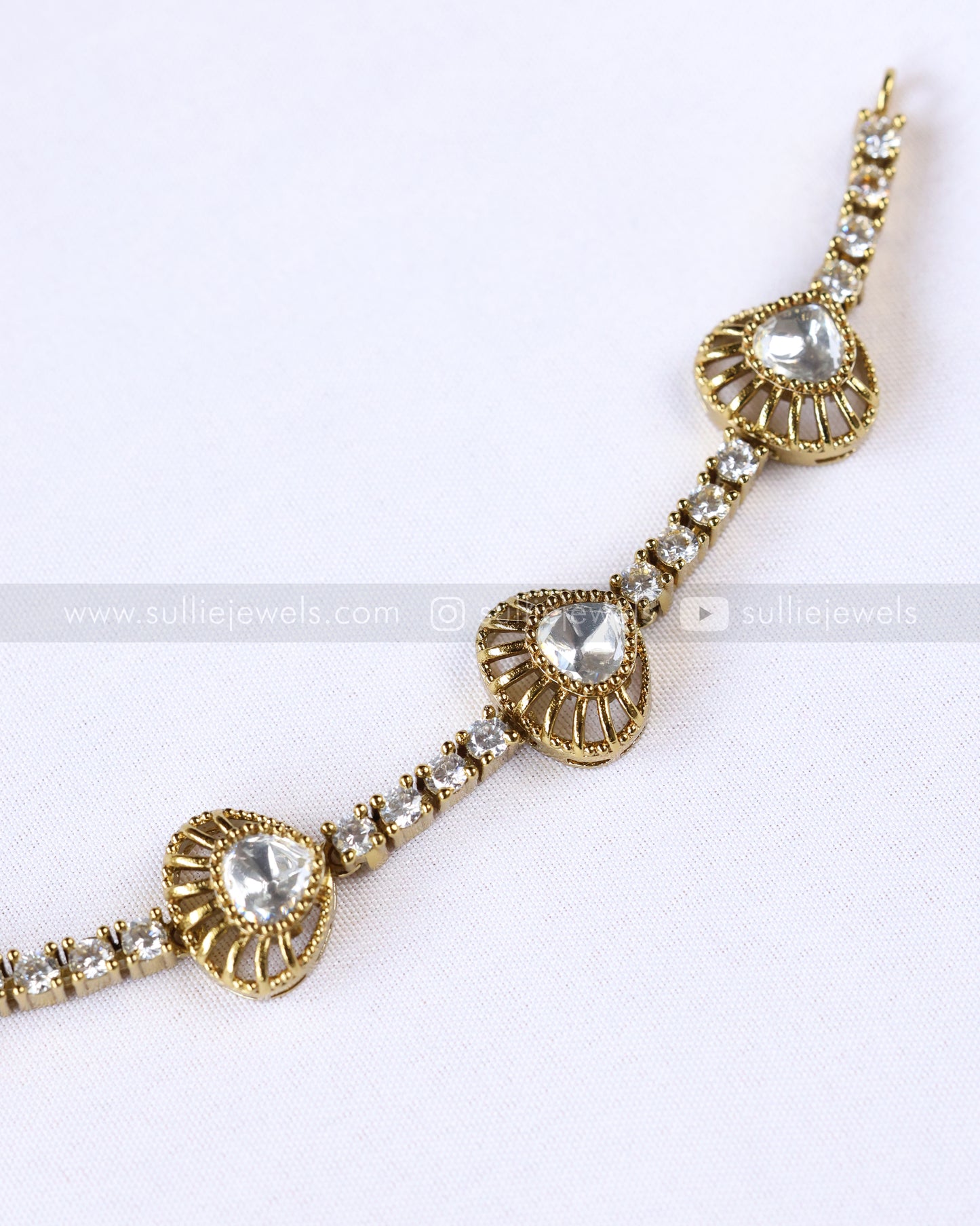 3927 - Flower Design Polki Necklace with Earrings