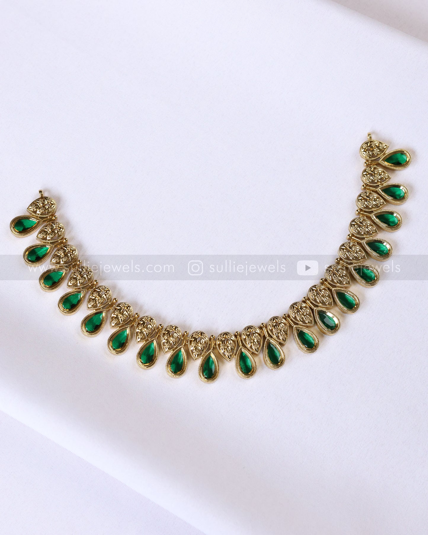 3937 - Premium Emerald Raindrop Necklace with Jhumka