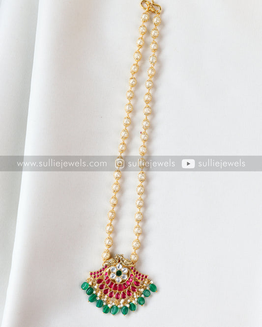 Gold Meshed Pearl Chain with Kemp Pendant - No Idol