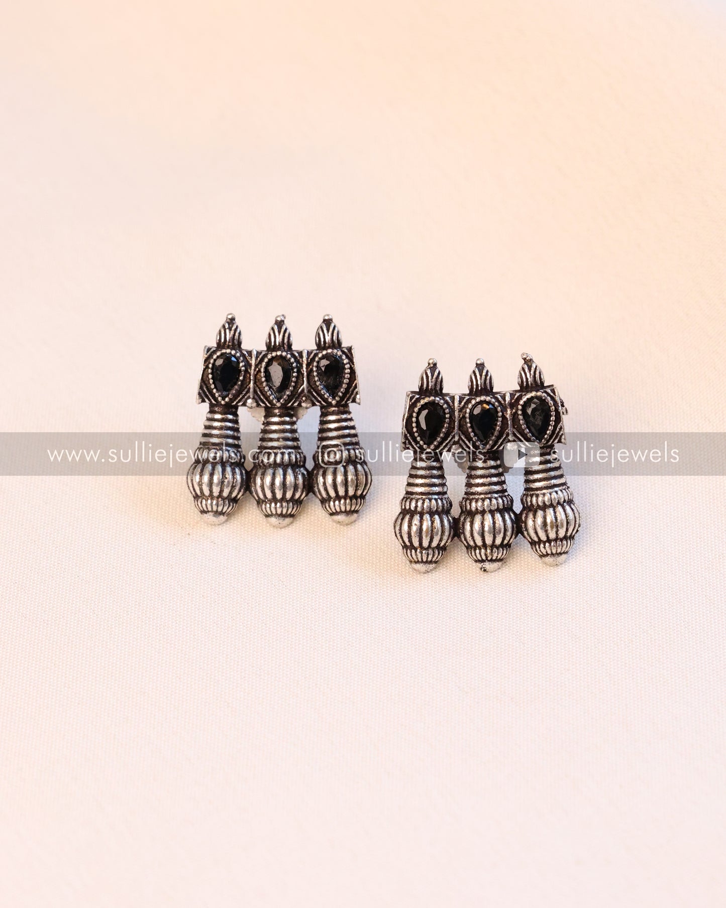 Black Stone Oxidised Necklace with Stud
