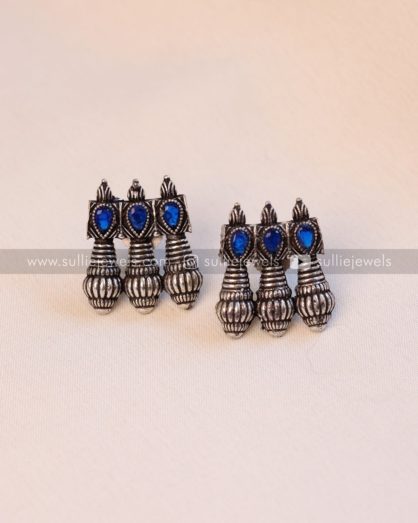 Blue Stone Oxidised Necklace with Stud