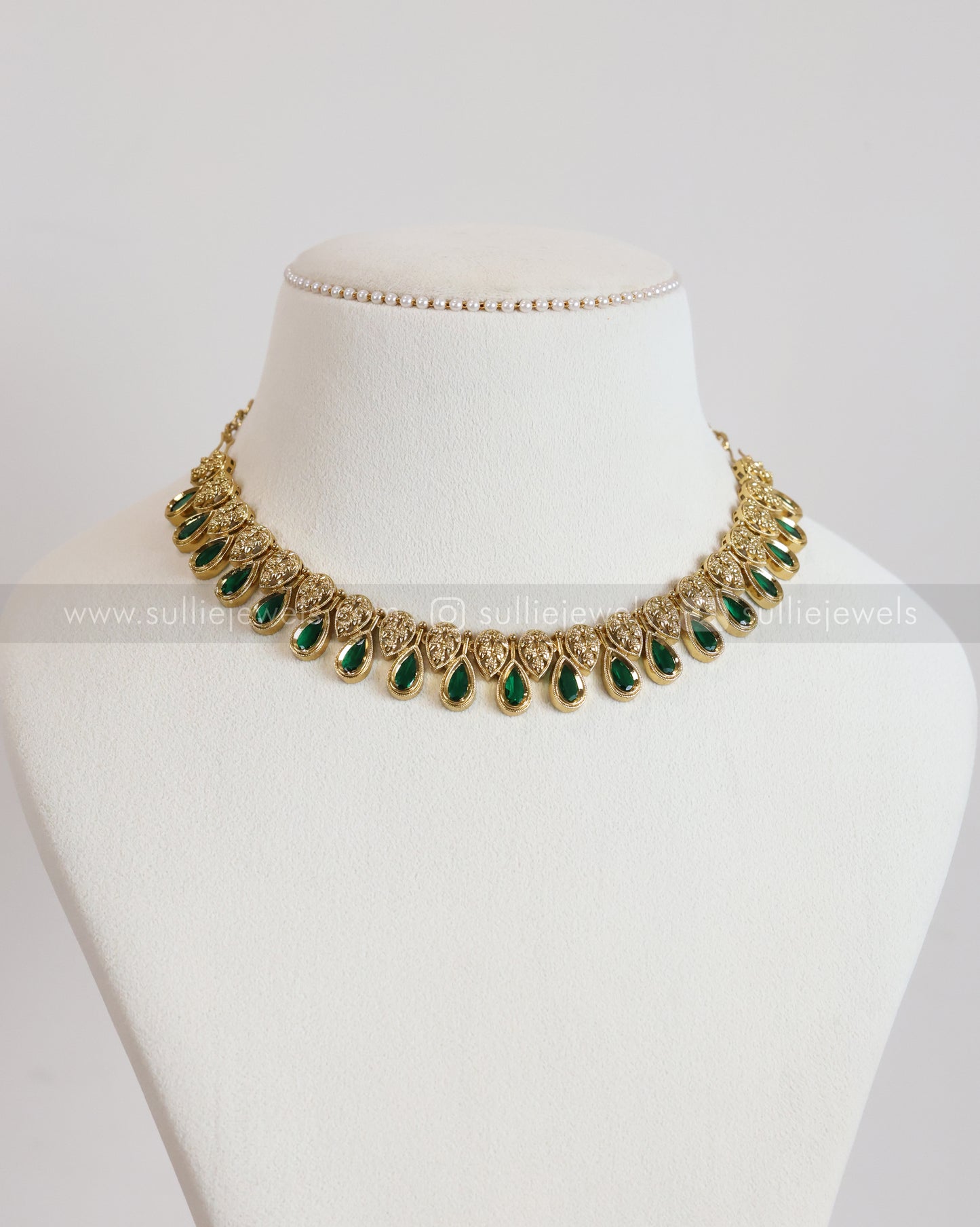 3937 - Premium Emerald Raindrop Necklace with Jhumka