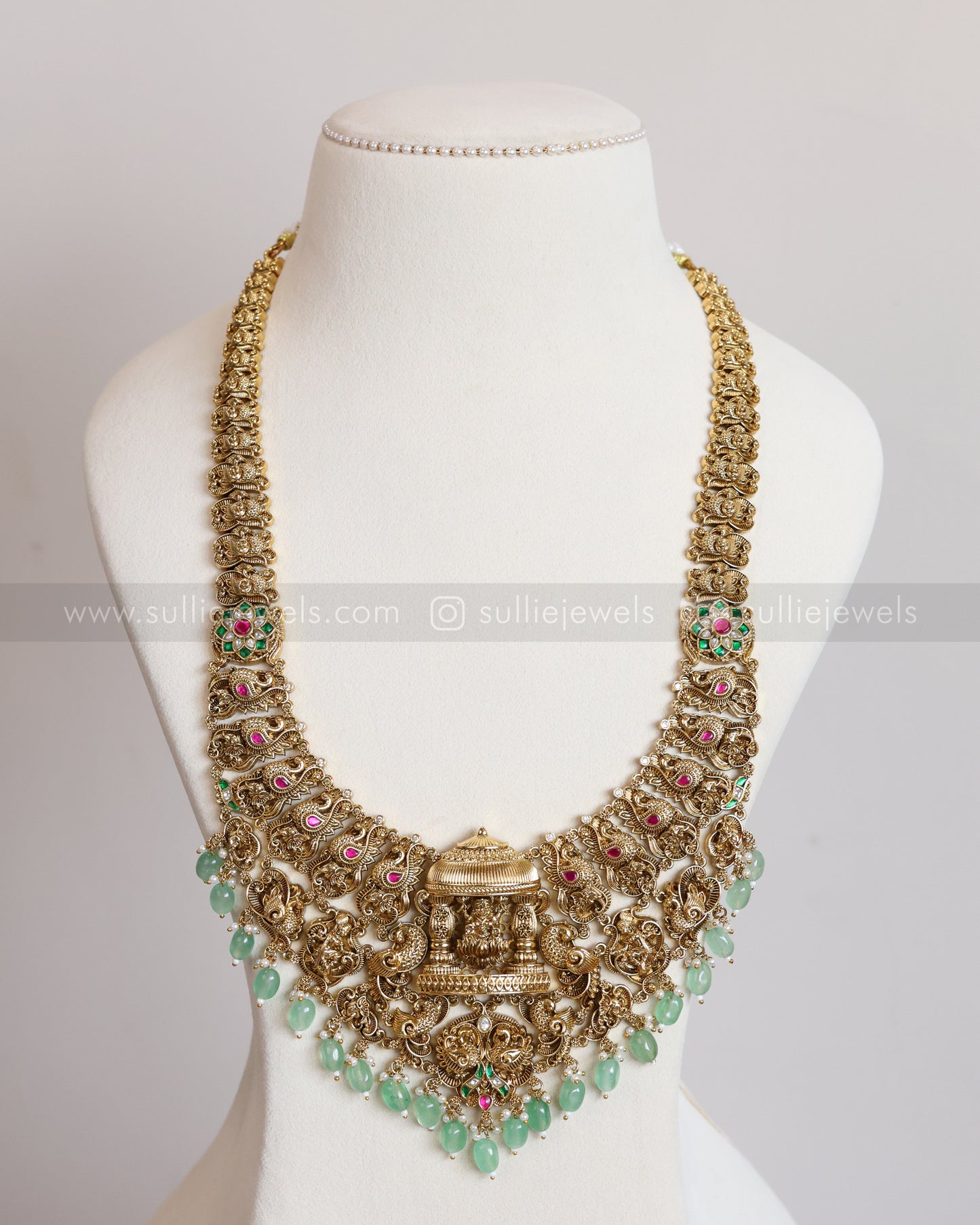 7152 - Premium 3D Nakshi Work Peacock details Mint Beads Nagas Haram