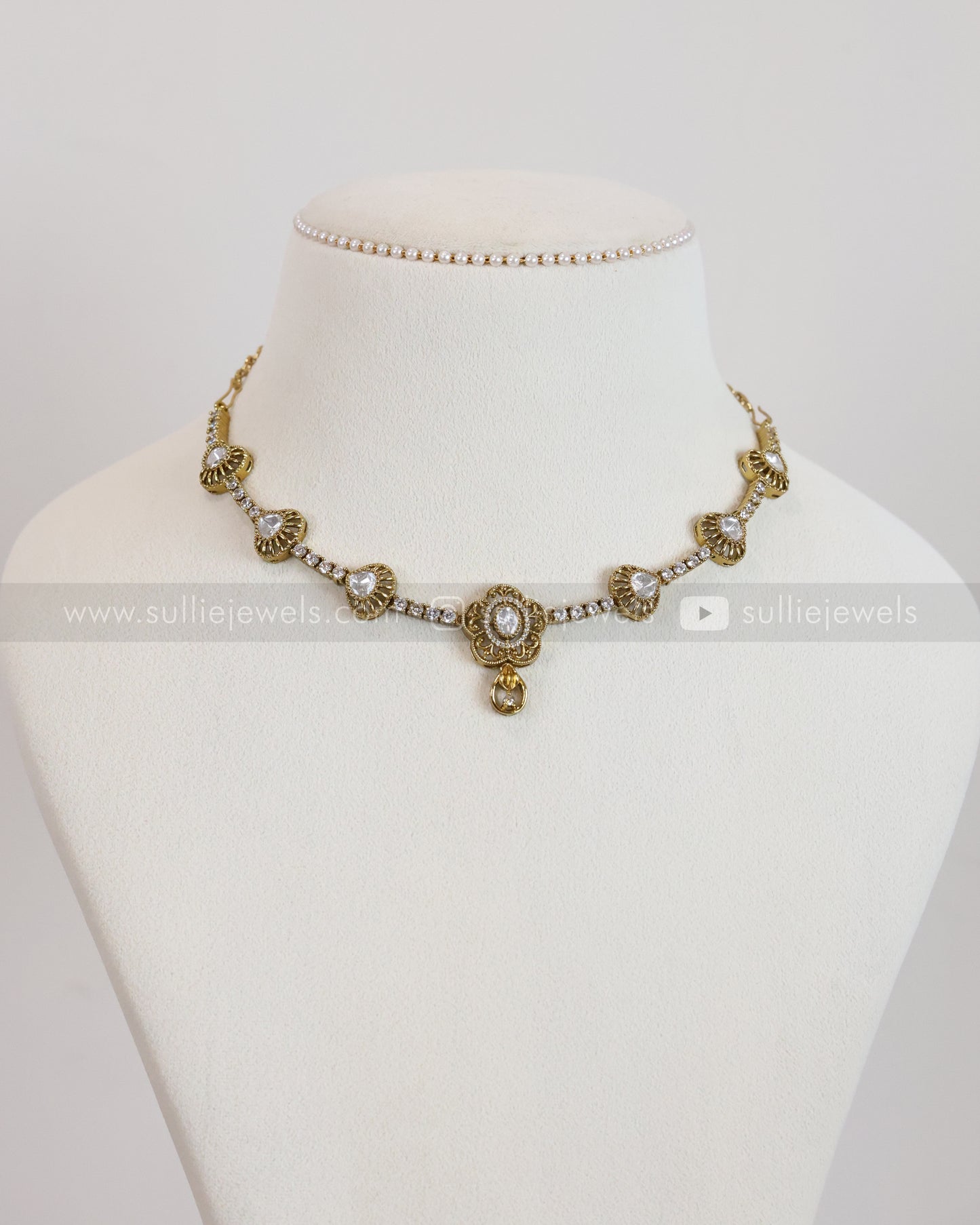 3927 - Flower Design Polki Necklace with Earrings