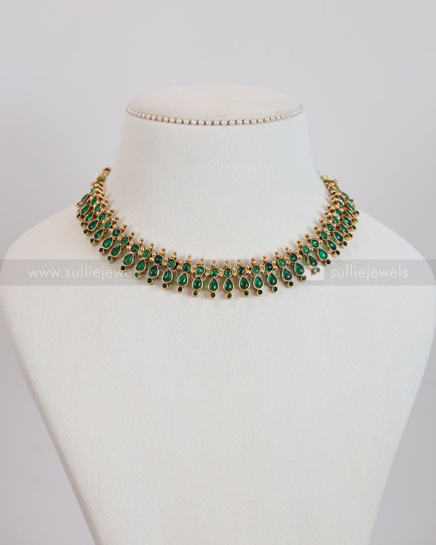 3925 - Sullie Basic - Green Raindrop Stone Necklace with Jhumka
