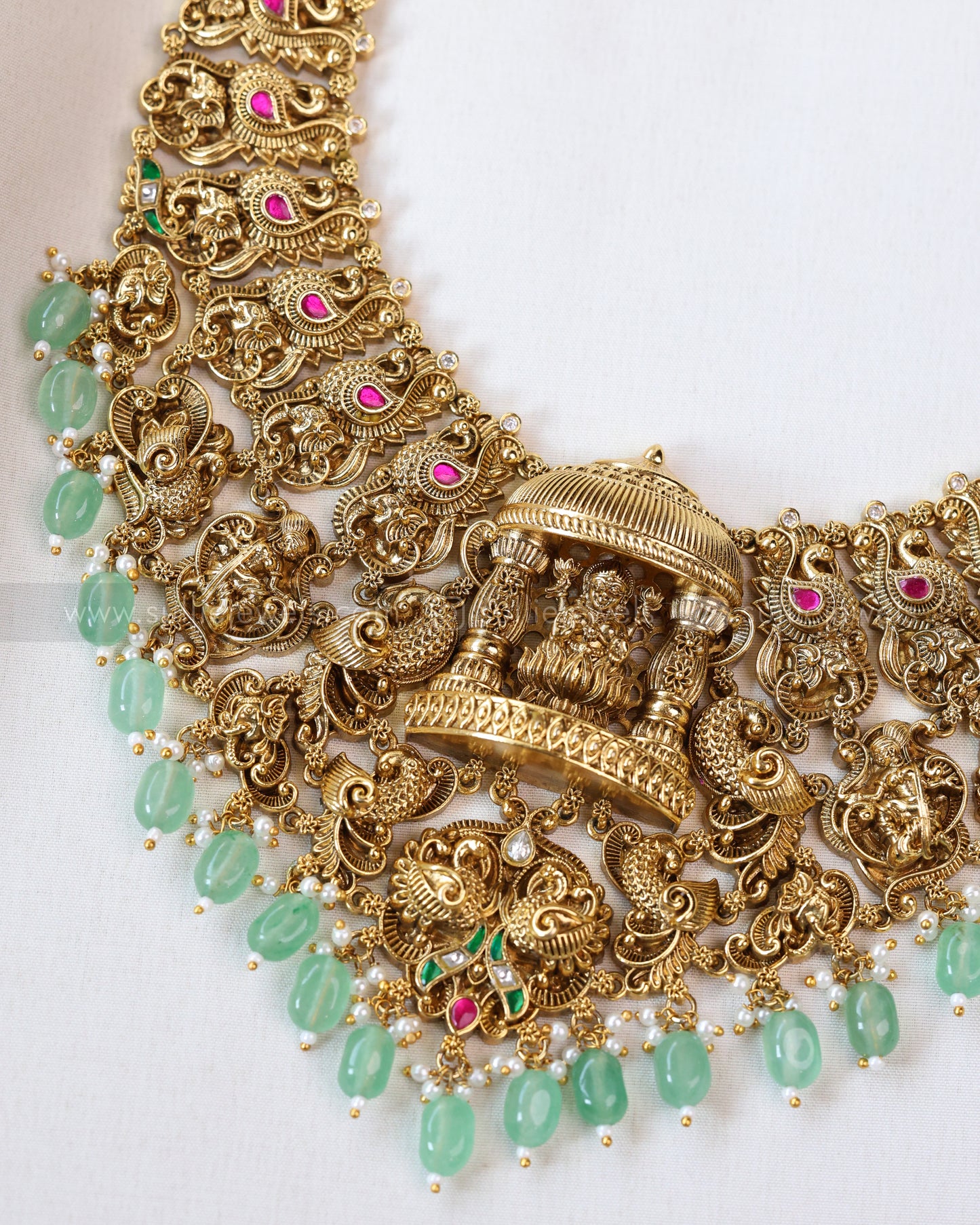 7152 - Premium 3D Nakshi Work Peacock details Mint Beads Nagas Haram