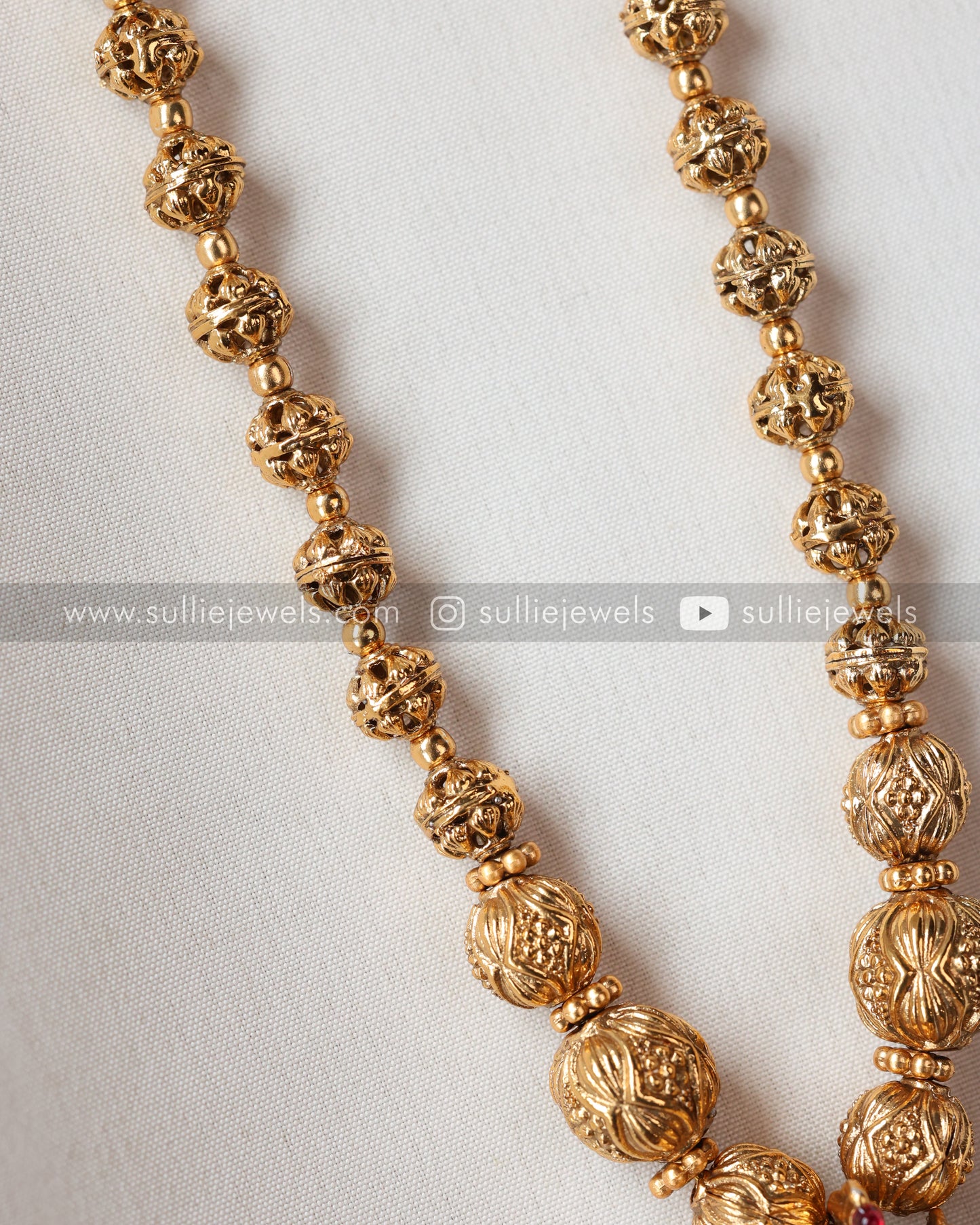Sullie Basic - Goddess Pendant with Stud