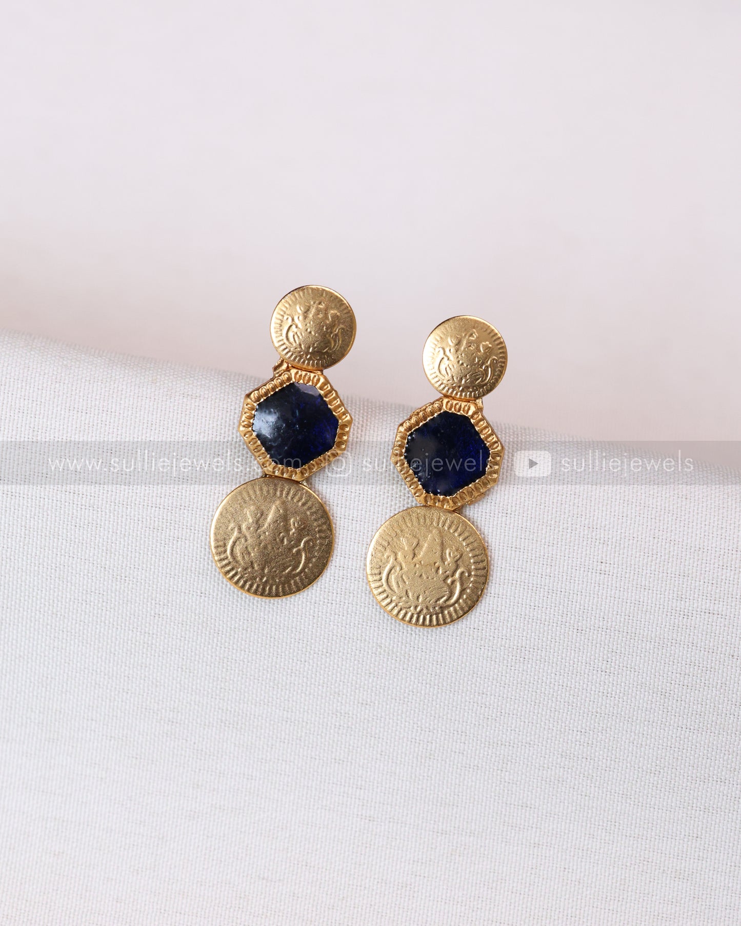 3748 - Sullie Basic - Navy Blue Stone Coin Necklace with Stud