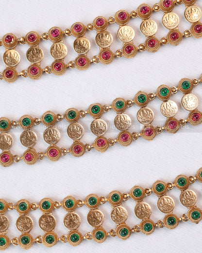Sullie Basic - Traditional Coin & Stone Choker with Stud