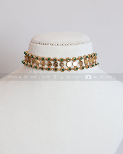 Sullie Basic - Traditional Coin & Stone Choker with Stud