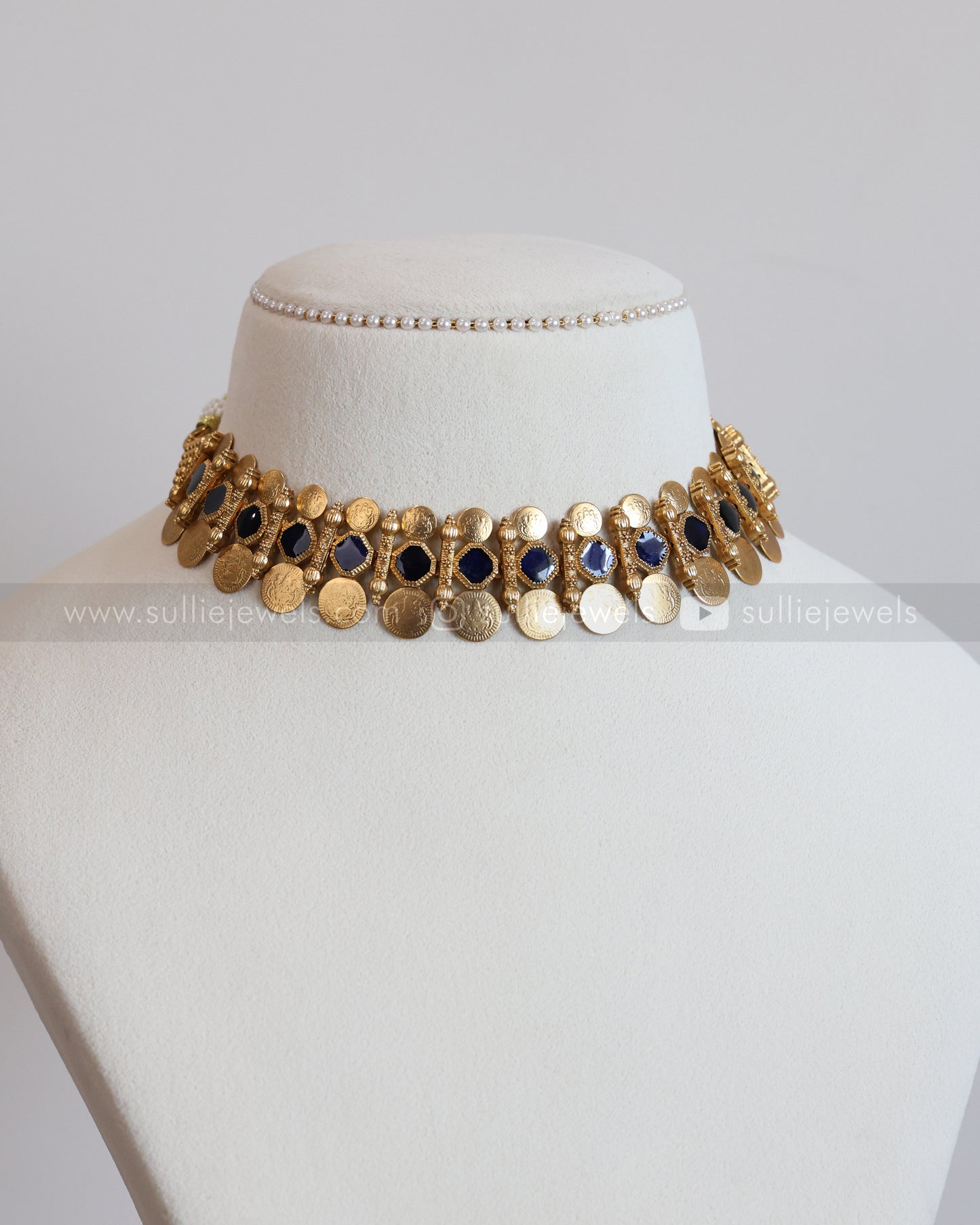 3748 - Sullie Basic - Navy Blue Stone Coin Necklace with Stud