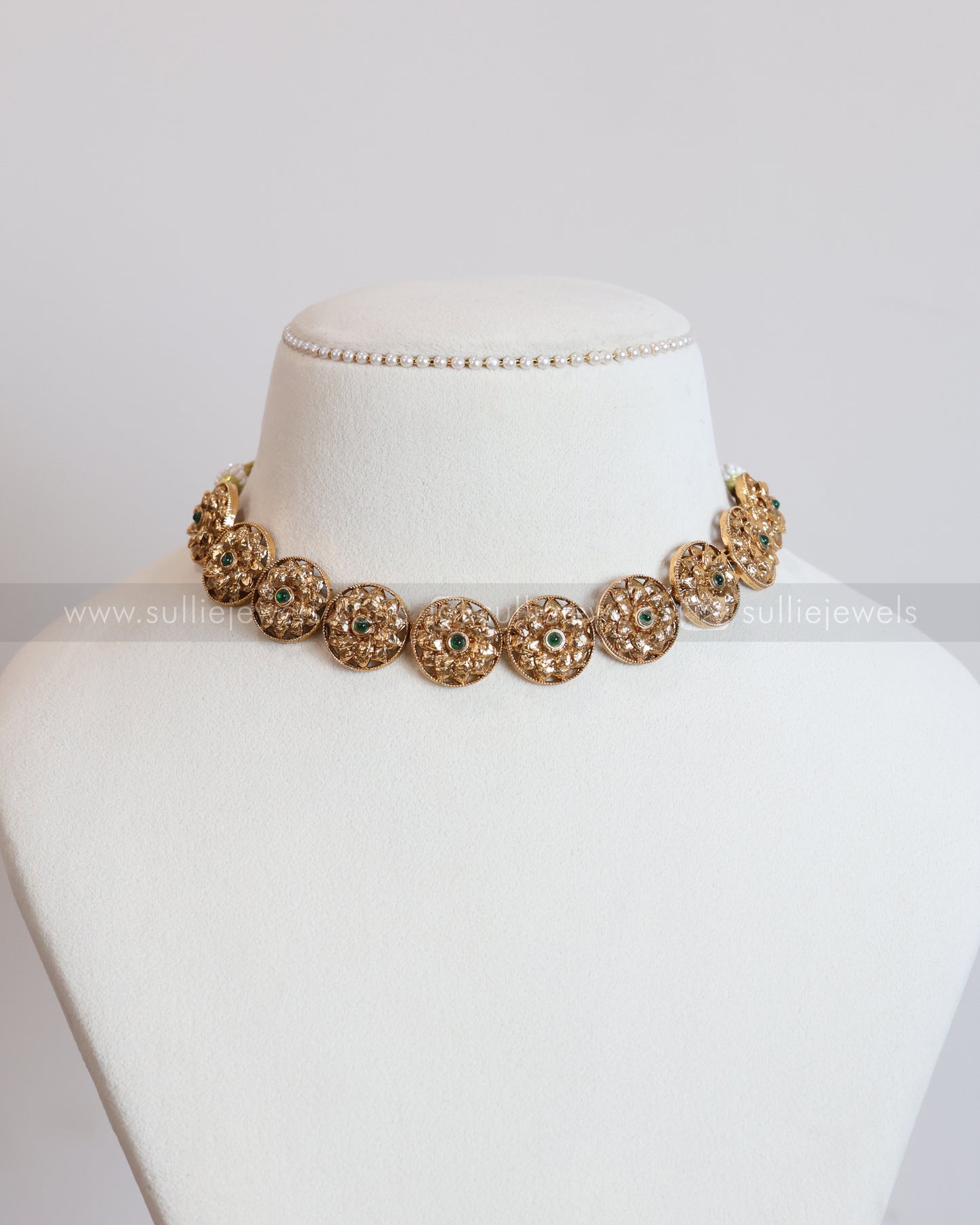 3743 - Sullie Basic - Round Green Flower Necklace with Stud