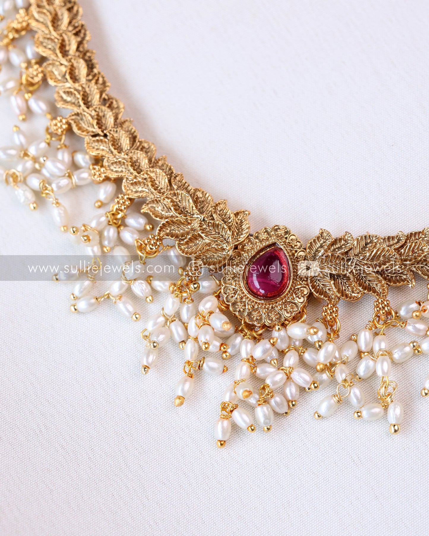Sullie Basic - Stone Gold Necklace with Pearls & Stud - Ruby