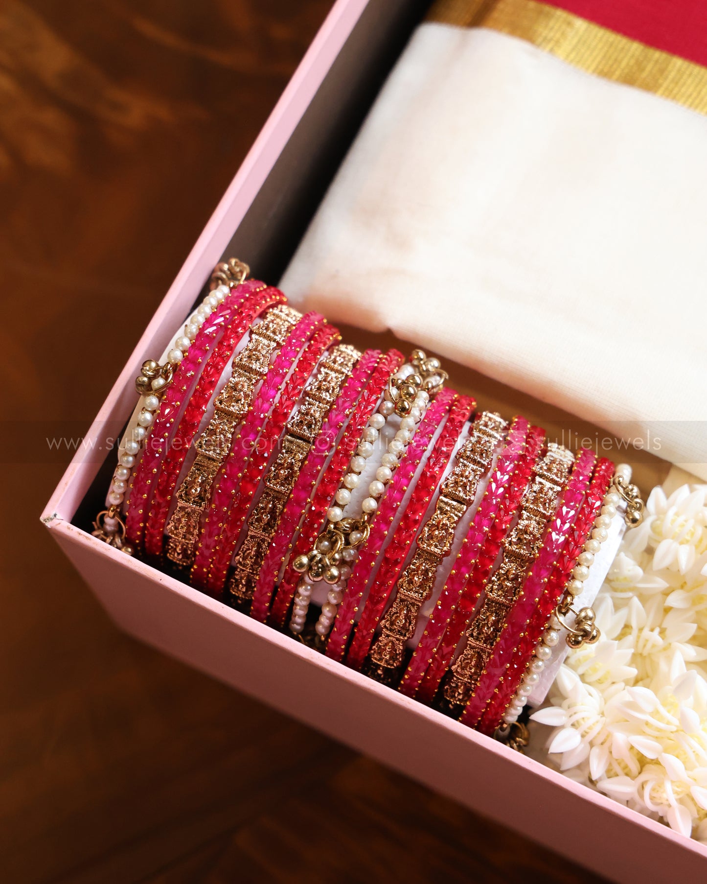 Onam Pink Gift Hamper - Saree, Bangle set, Necklace with Earring & Jasmine