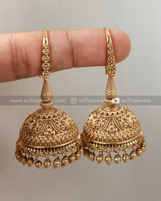 Detailed Gold Hook Jhumka