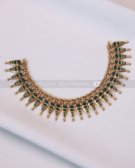 3740 - Green Stone Golden Spike Necklace with Stud