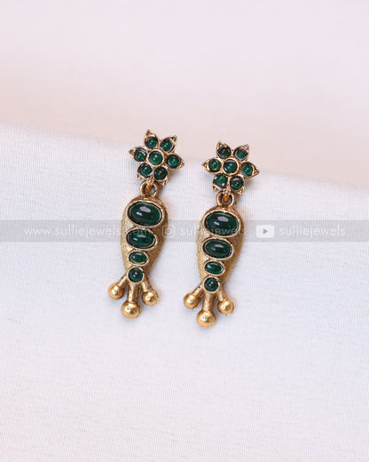 3740 - Green Stone Golden Spike Necklace with Stud