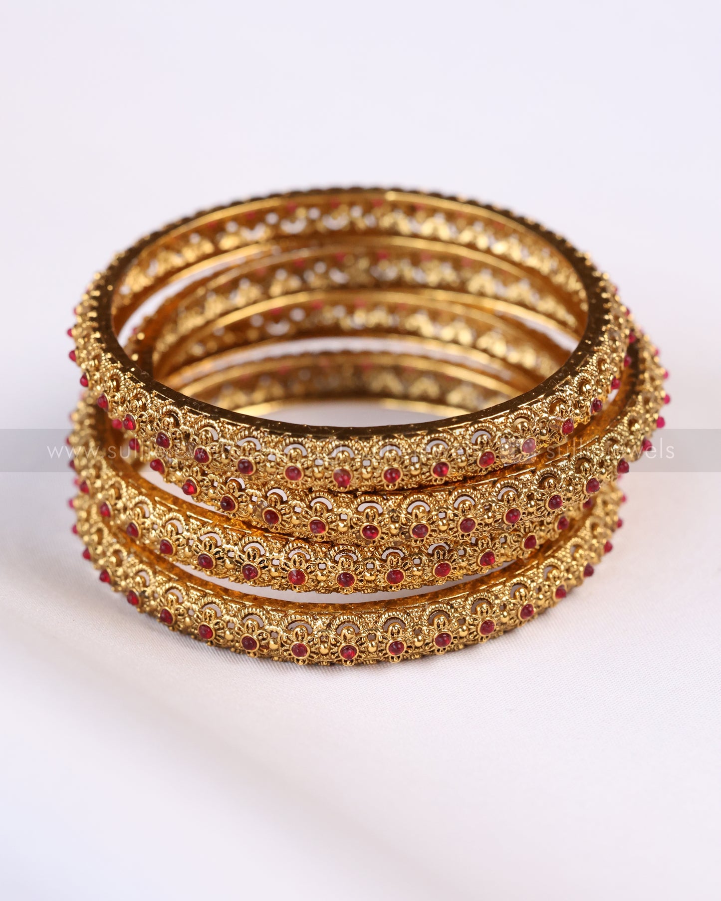 9085 - Sullie Basic - Floral Ruby Bangle - Set of 4