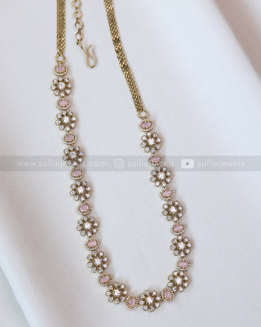 H202 - Diamond Floral Victorian Hipchain - Pastel Pink