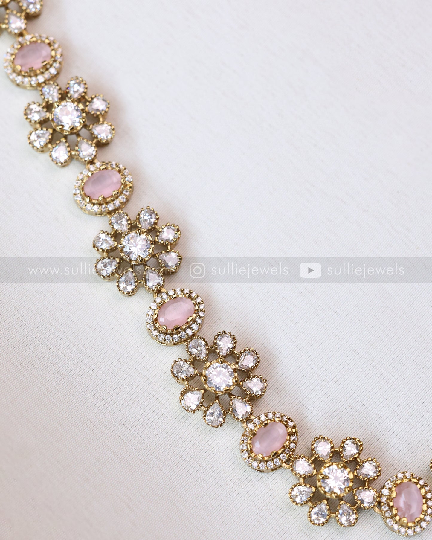 H202 - Diamond Floral Victorian Hipchain - Pastel Pink
